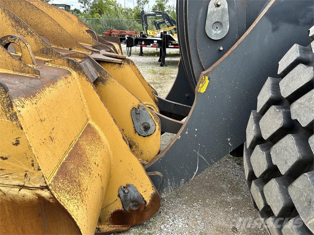 John Deere 844K-III AH Gumikerekes homlokrakodók