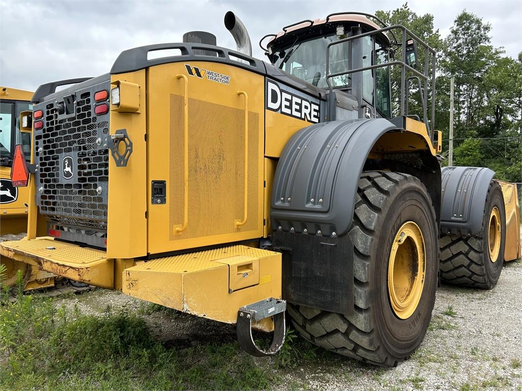 John Deere 844K-III AH Gumikerekes homlokrakodók