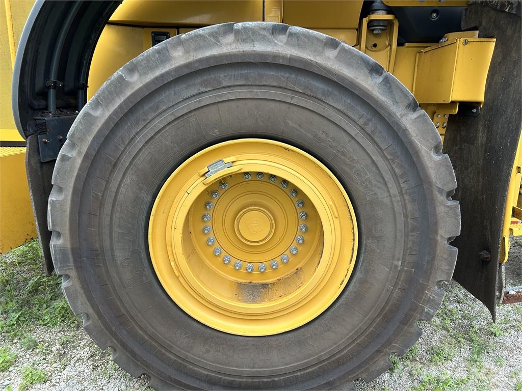 John Deere 844K-III AH Gumikerekes homlokrakodók