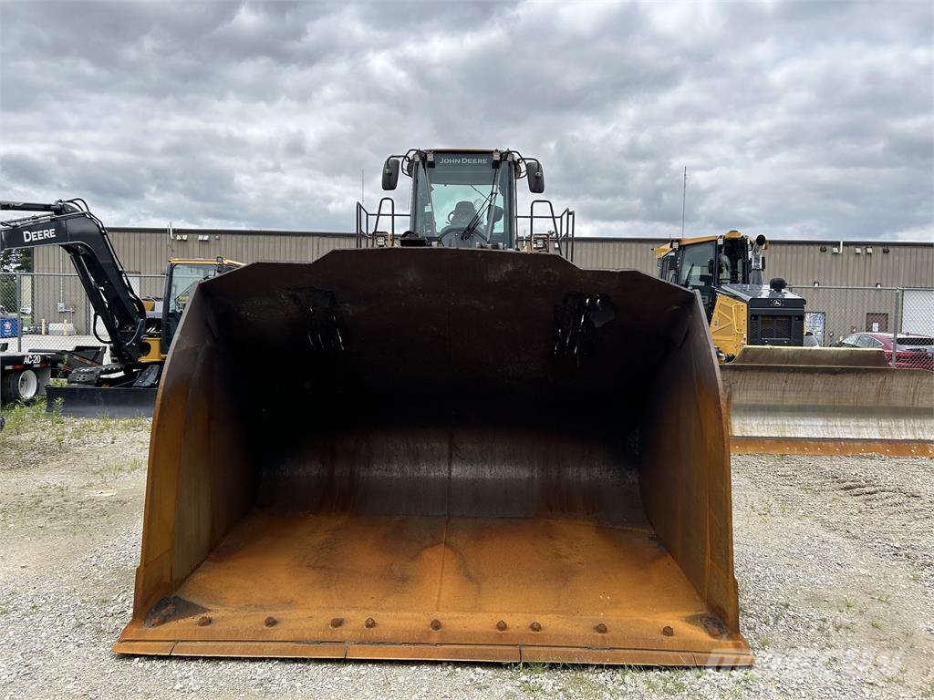 John Deere 844K-III AH Gumikerekes homlokrakodók