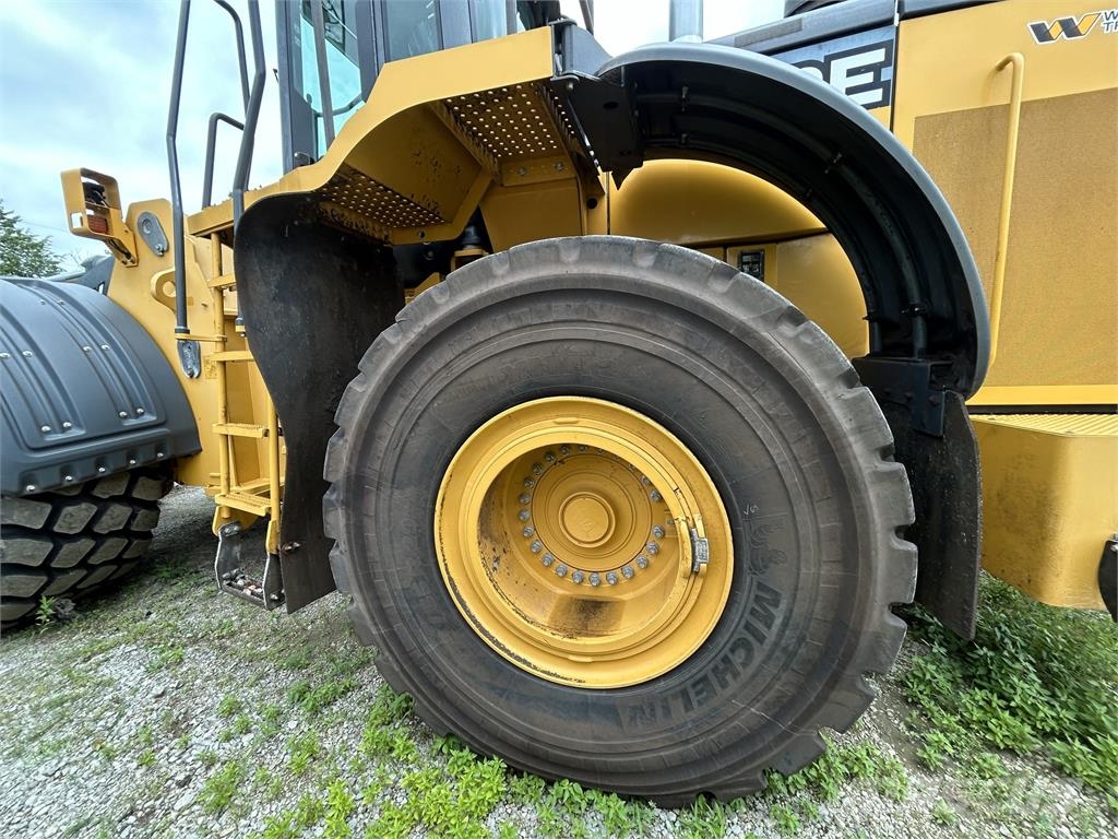 John Deere 844K-III AH Gumikerekes homlokrakodók