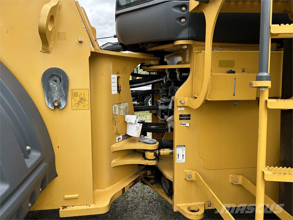 John Deere 844K-III AH Gumikerekes homlokrakodók
