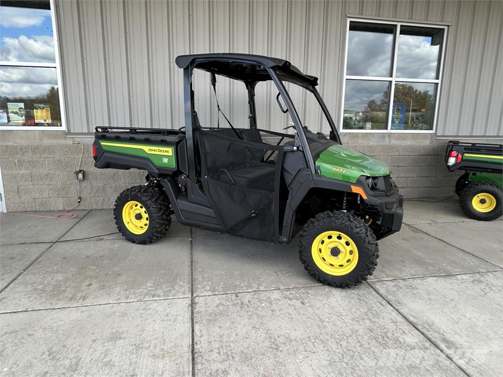 John Deere 845E Pomoćne mašine