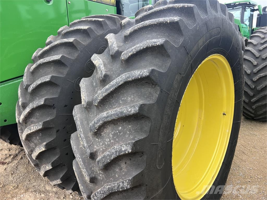 John Deere 8770 Tractors