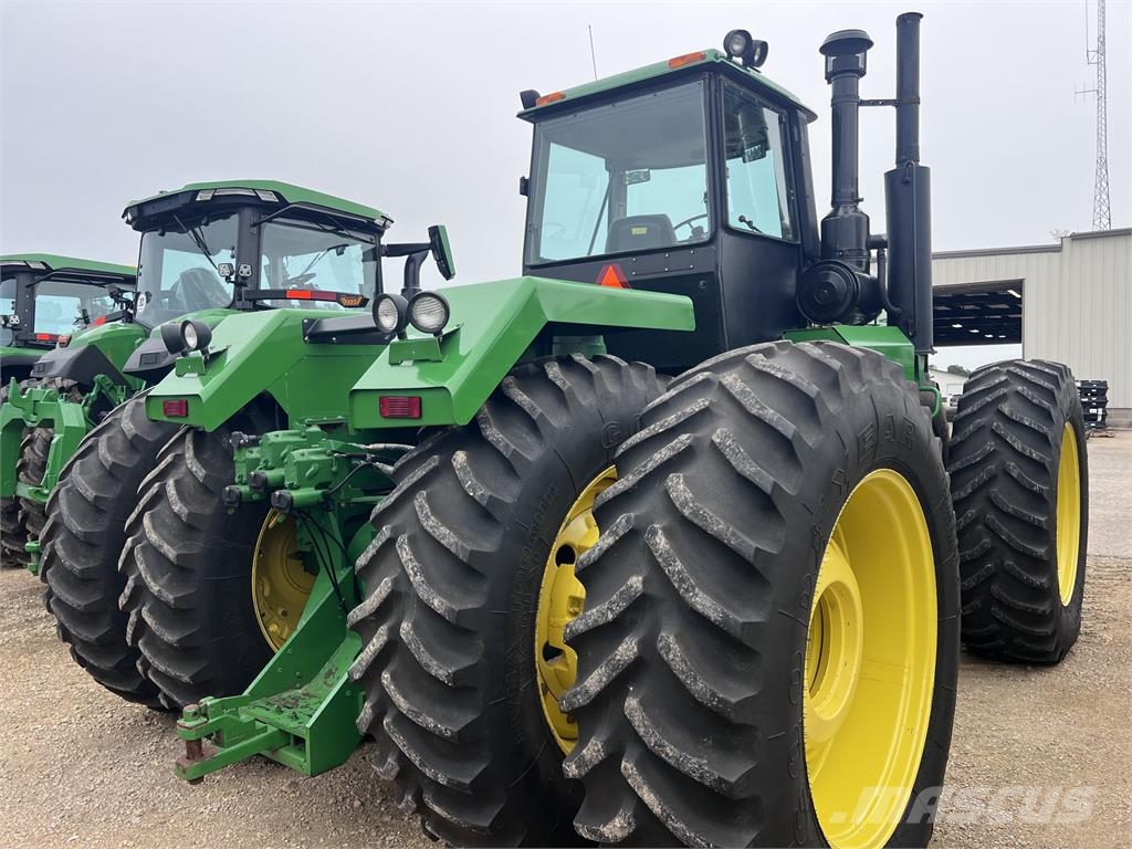 John Deere 8770 Tractors