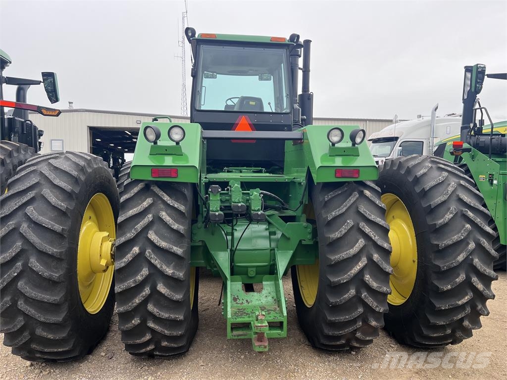 John Deere 8770 Tractors
