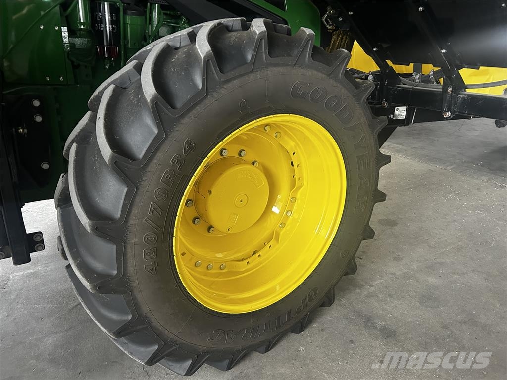 John Deere 8R 230 Трактори