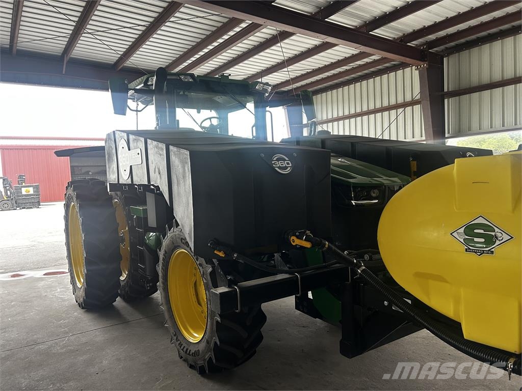 John Deere 8R 230 Трактори