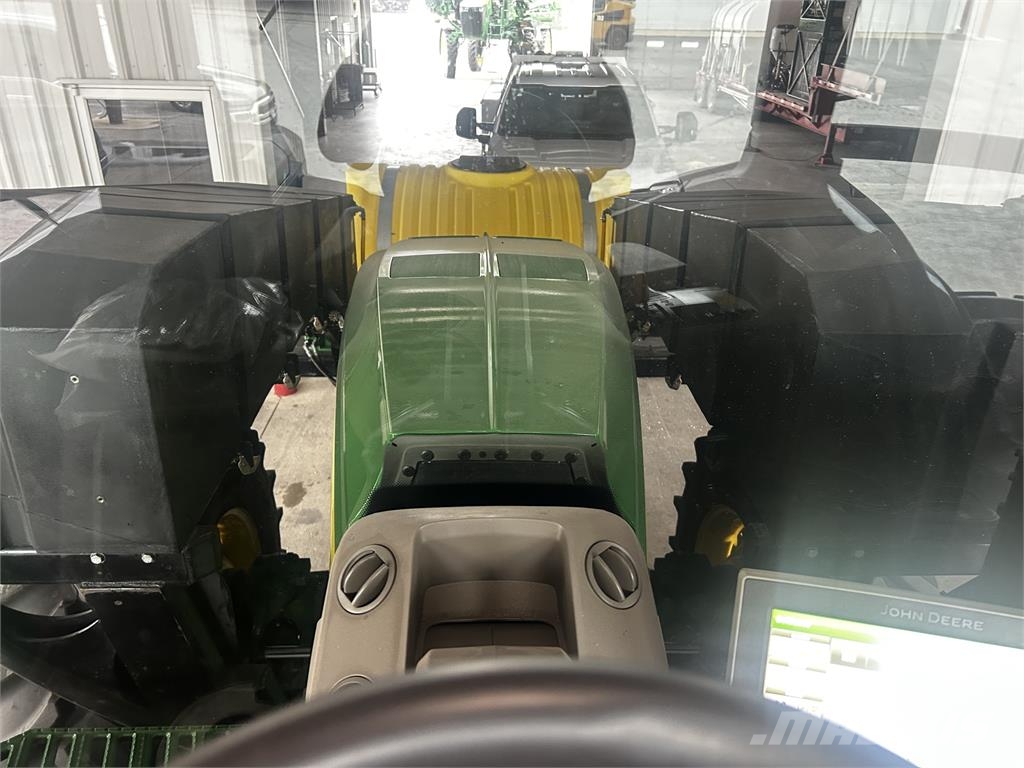 John Deere 8R 230 Трактори