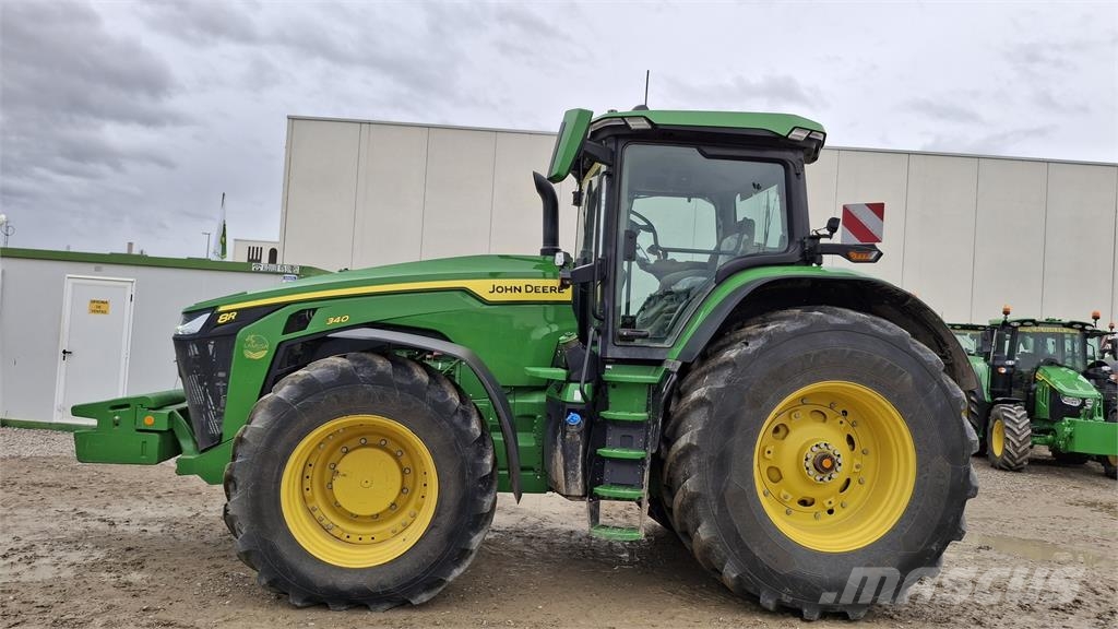 John Deere 8R 340 Трактори