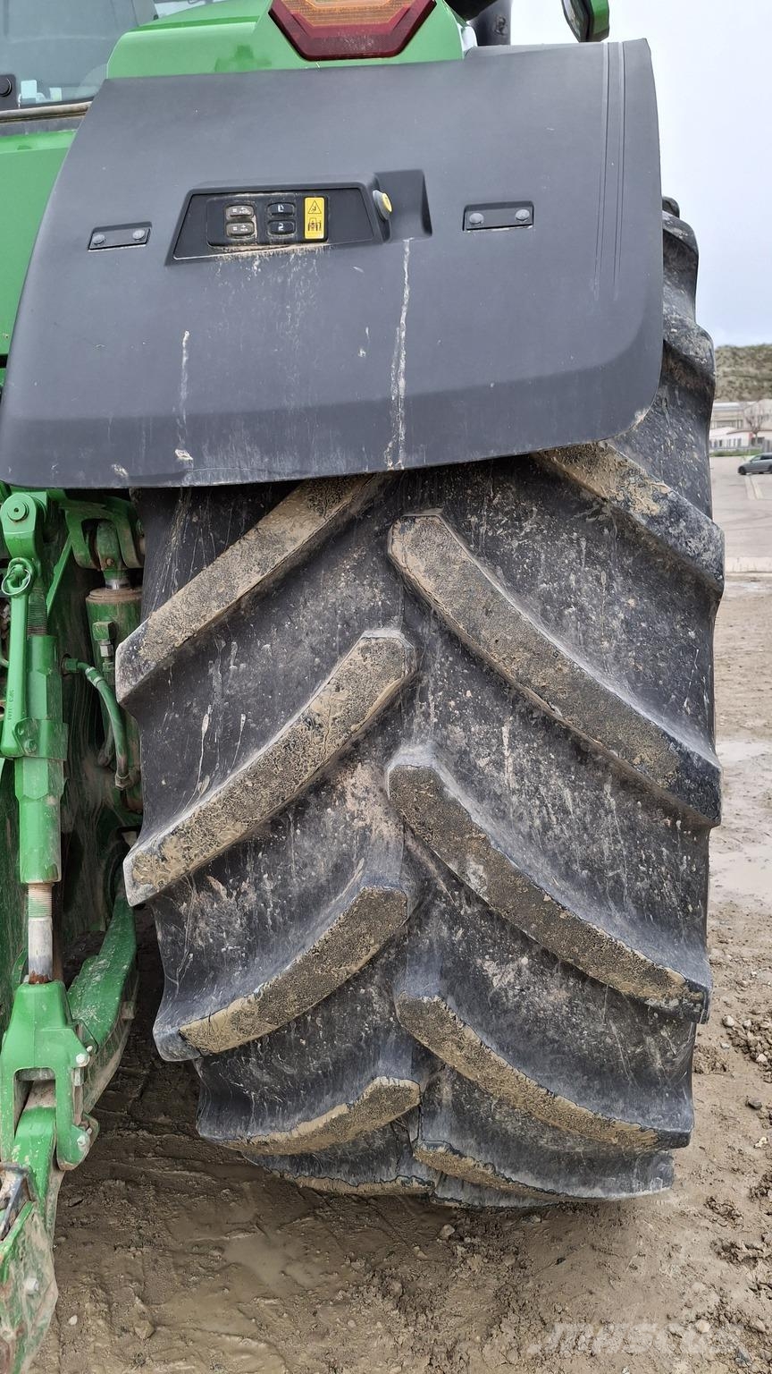 John Deere 8R 340 Трактори
