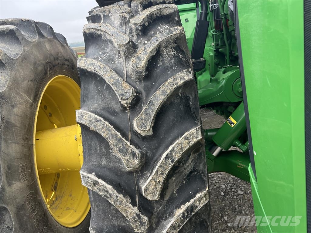 John Deere 8R 340 Трактори
