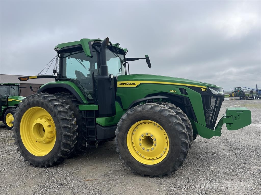 John Deere 8R 340 Трактори