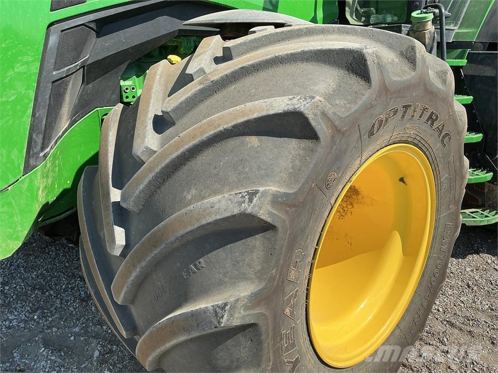 John Deere 8R 310 Трактори
