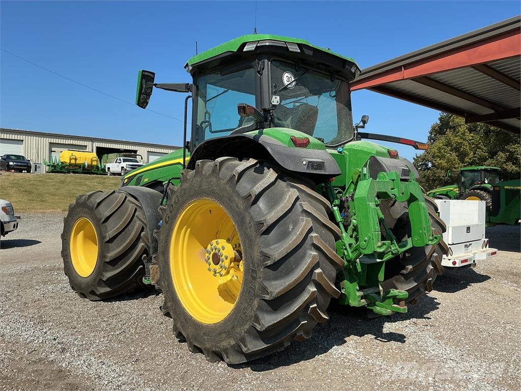 John Deere 8R 310 Трактори