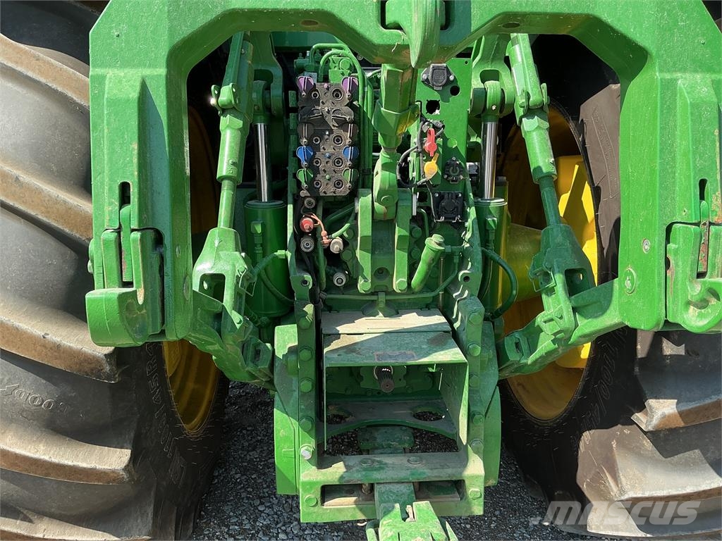 John Deere 8R 310 Трактори