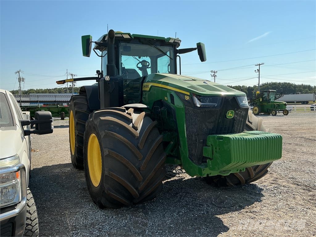 John Deere 8R 310 Трактори