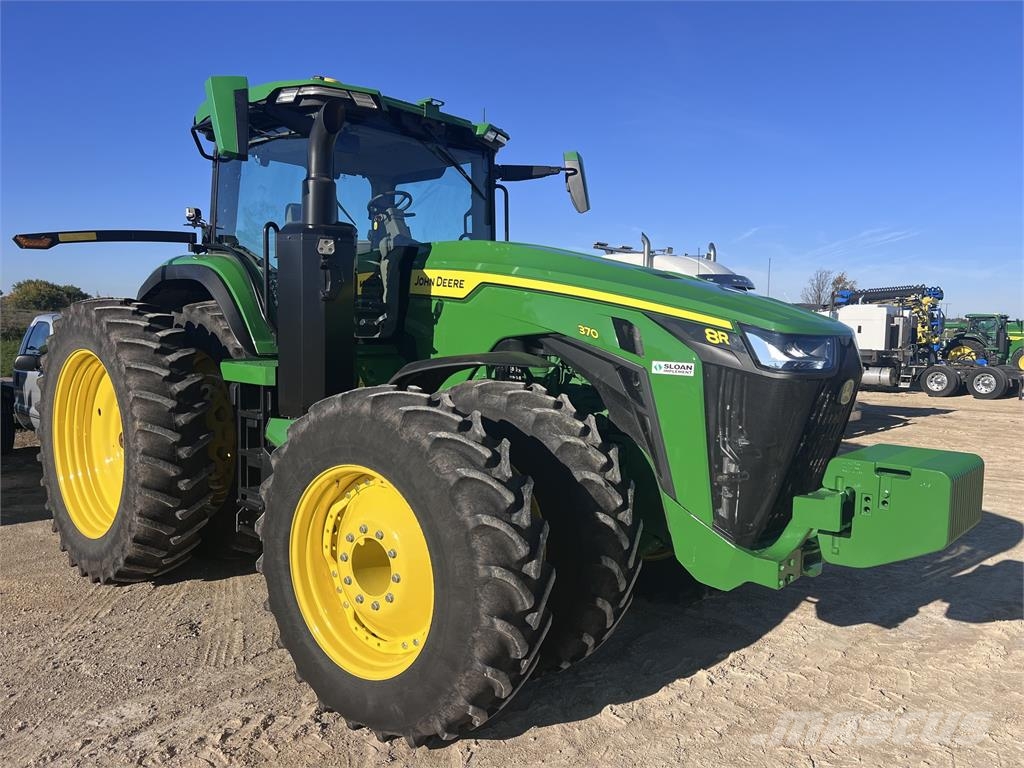 John Deere 8R 370 Traktory