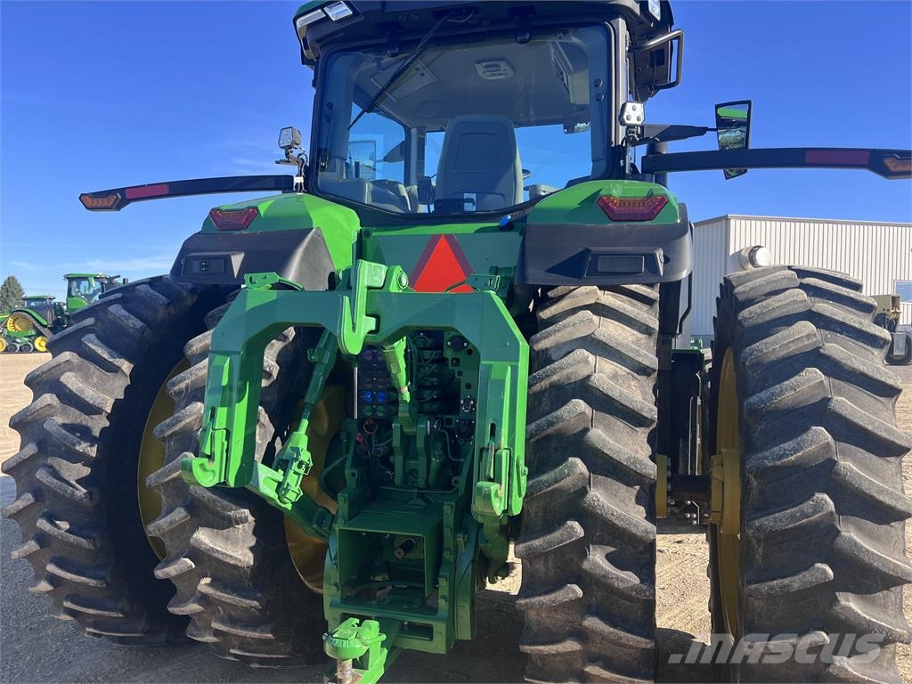 John Deere 8R 370 Traktory