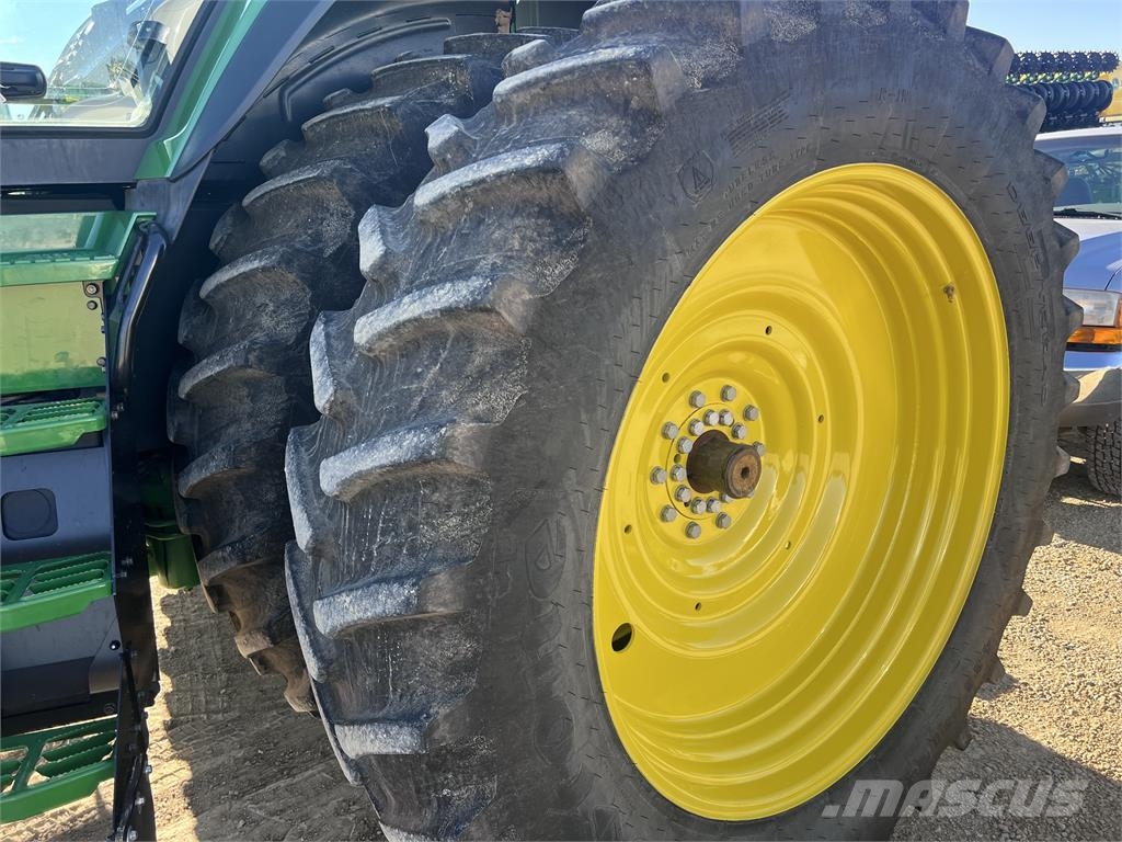 John Deere 8R 370 Traktory