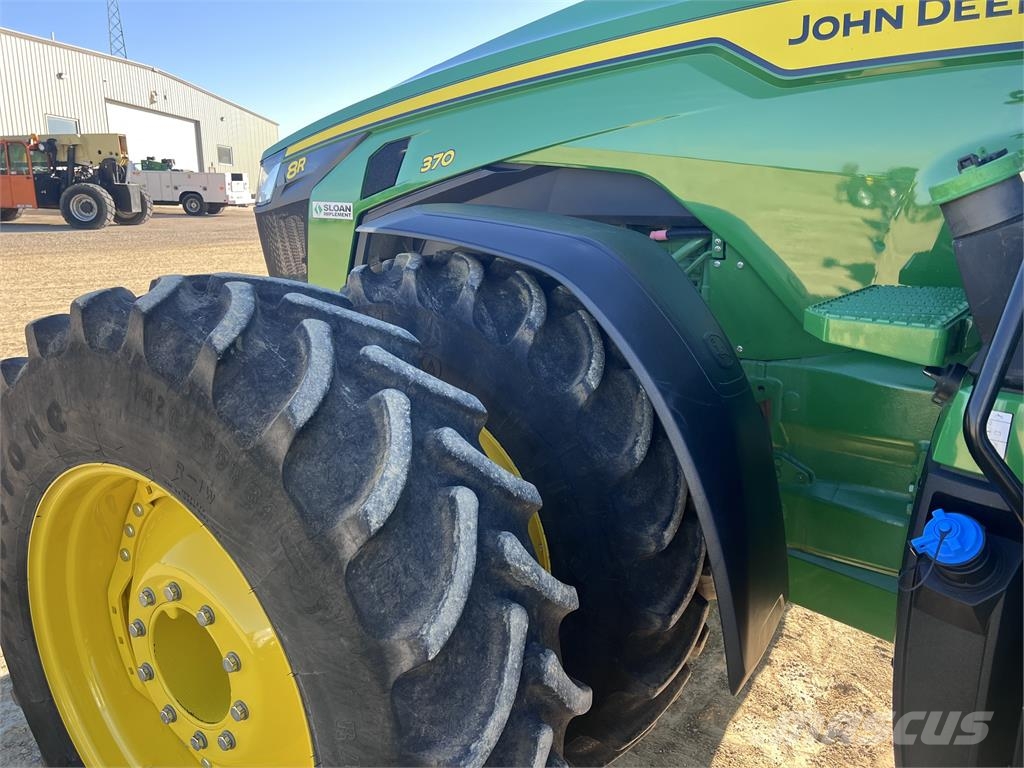 John Deere 8R 370 Traktory