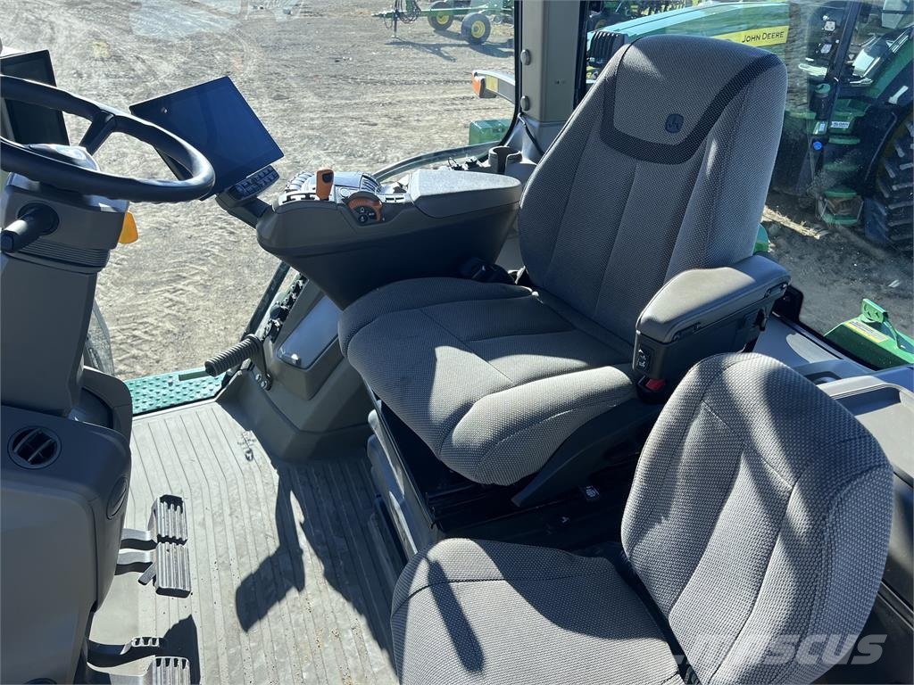 John Deere 8R 370 Traktory