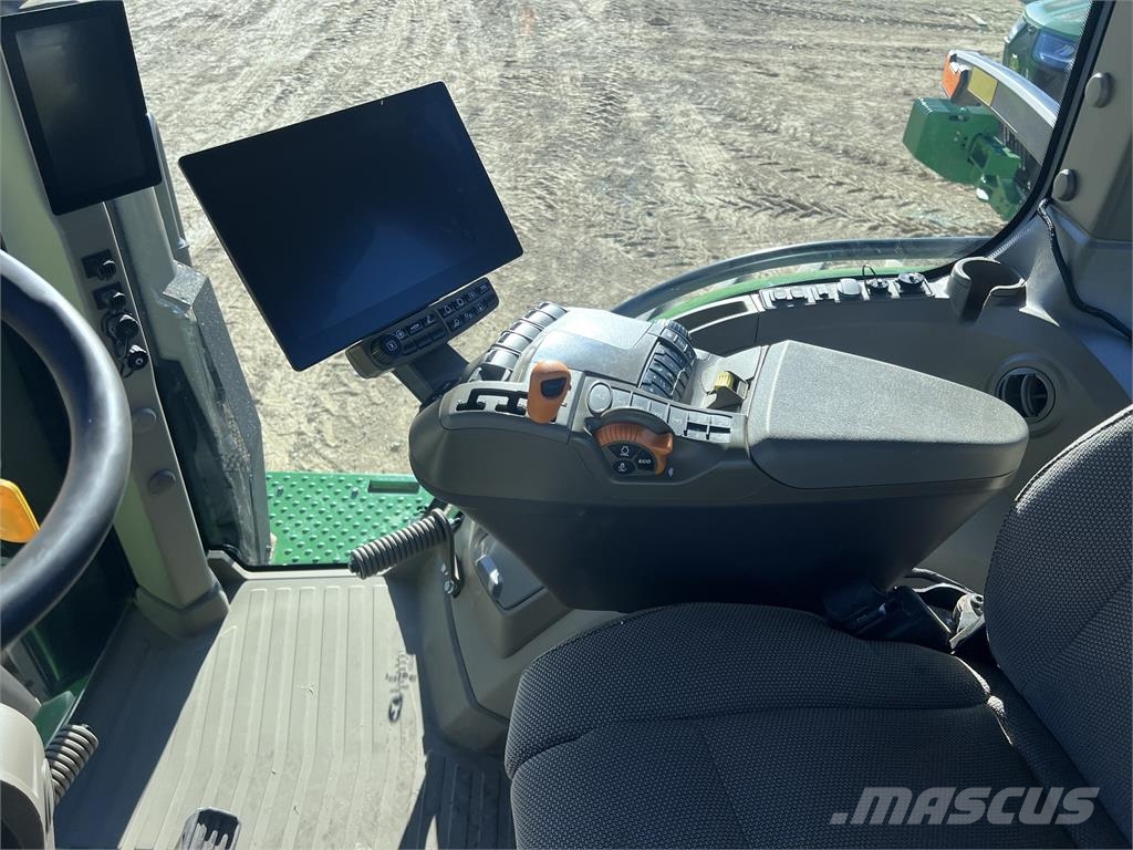 John Deere 8R 370 Traktory