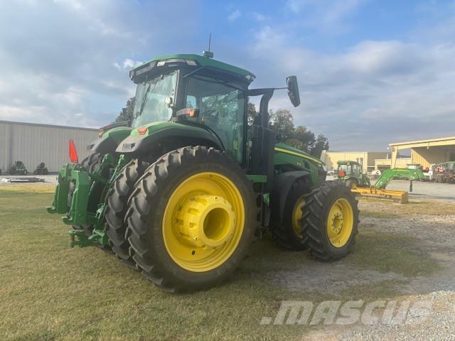 John Deere 8R 370 الجرارات