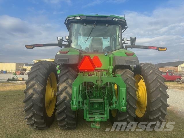 John Deere 8R 370 الجرارات