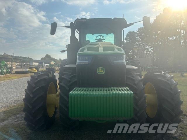 John Deere 8R 370 الجرارات