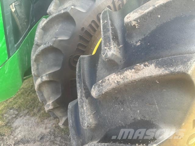 John Deere 8R 370 الجرارات