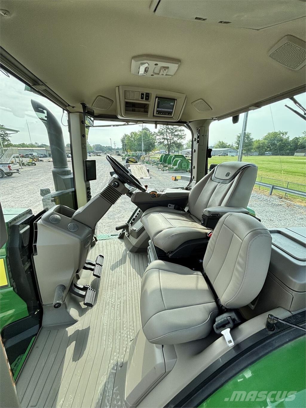 John Deere 8R 310 Traktoren