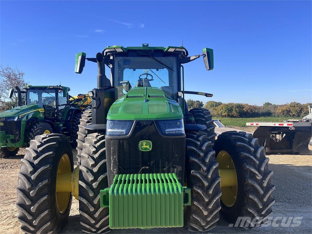 John Deere 8R 370 Traktory