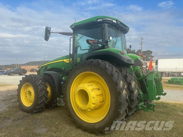 John Deere 8R 370 الجرارات