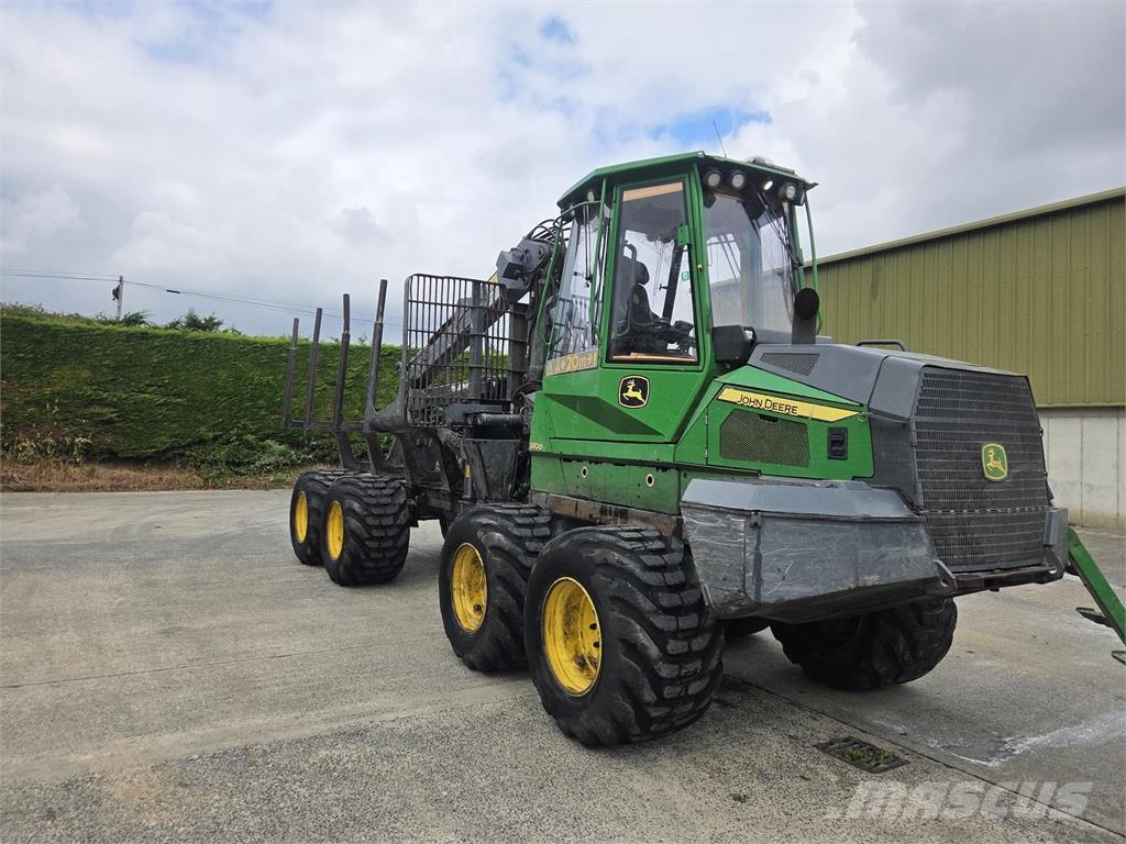 John Deere 910G Forwarders