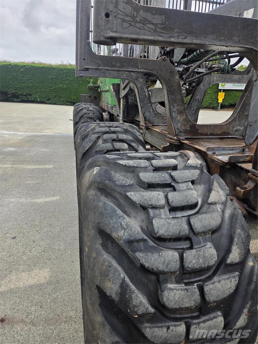John Deere 910G Forwarders