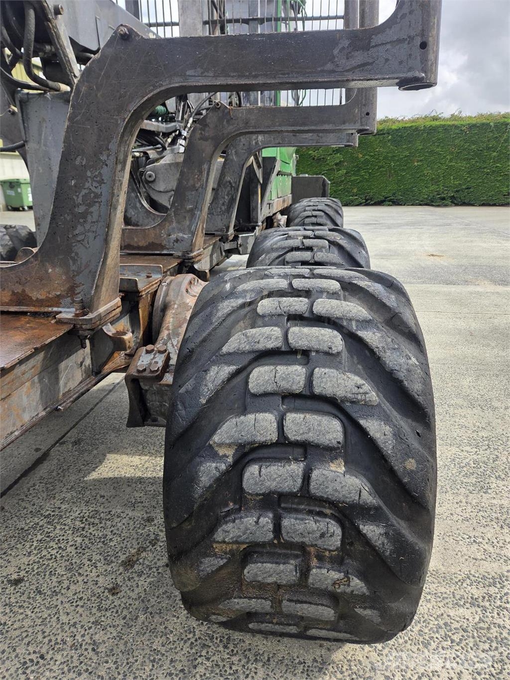 John Deere 910G Forwarders