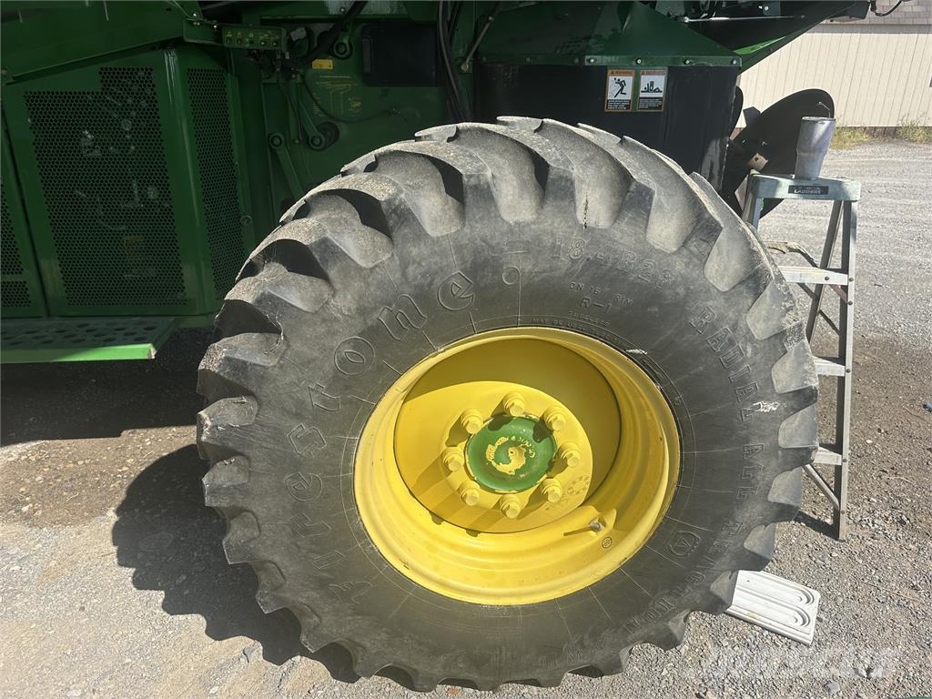 John Deere 9570 STS Sklízecí mlátičky