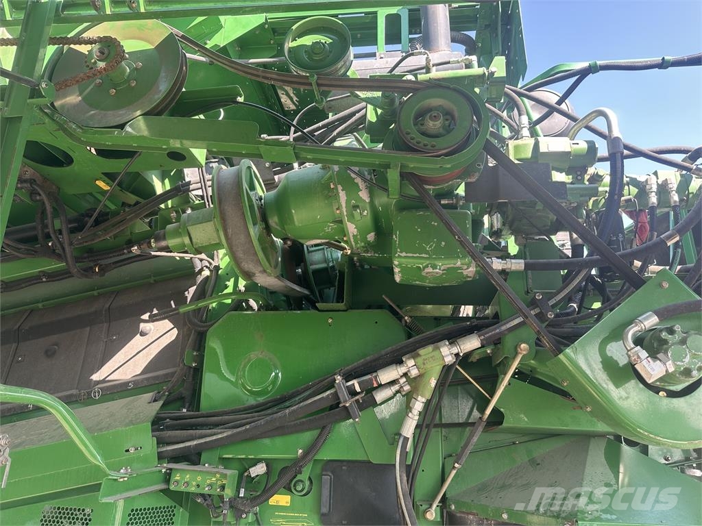 John Deere 9570 STS Sklízecí mlátičky