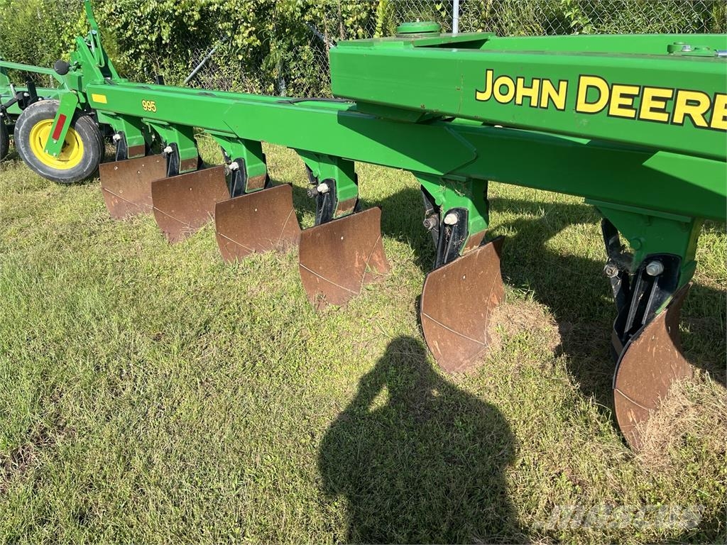 John Deere 995 Dvojstranné pluhy