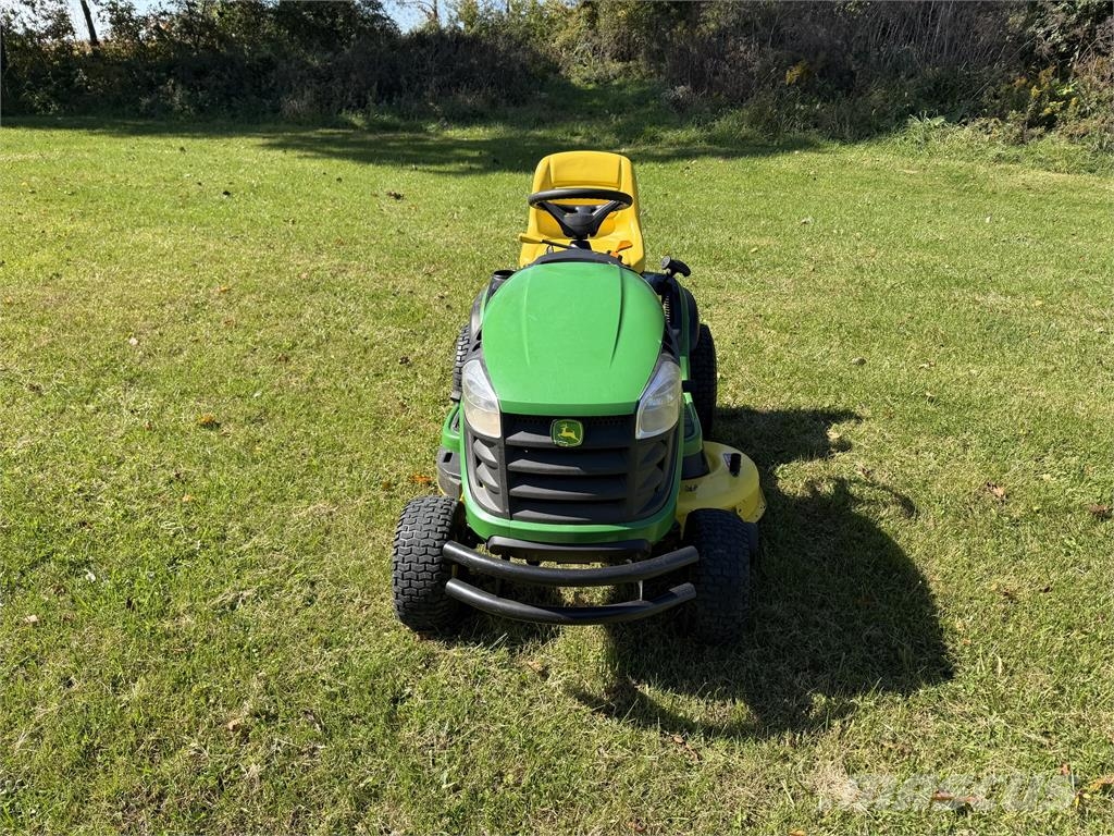John Deere E130 Åkgräsklippare
