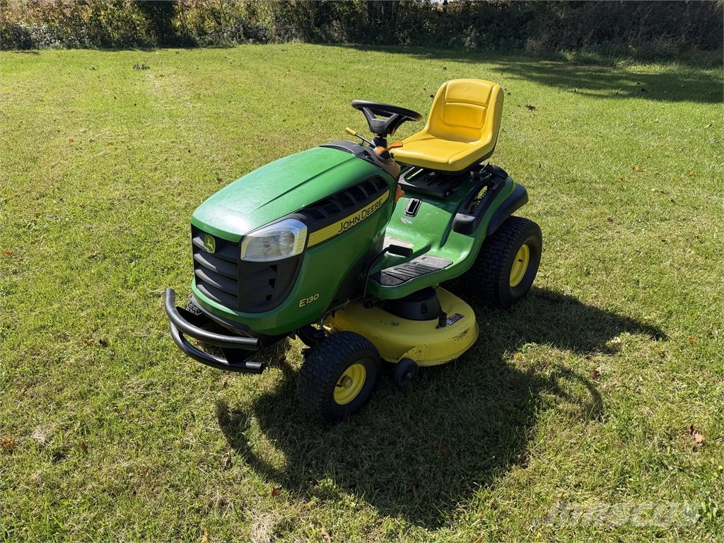 John Deere E130 Åkgräsklippare