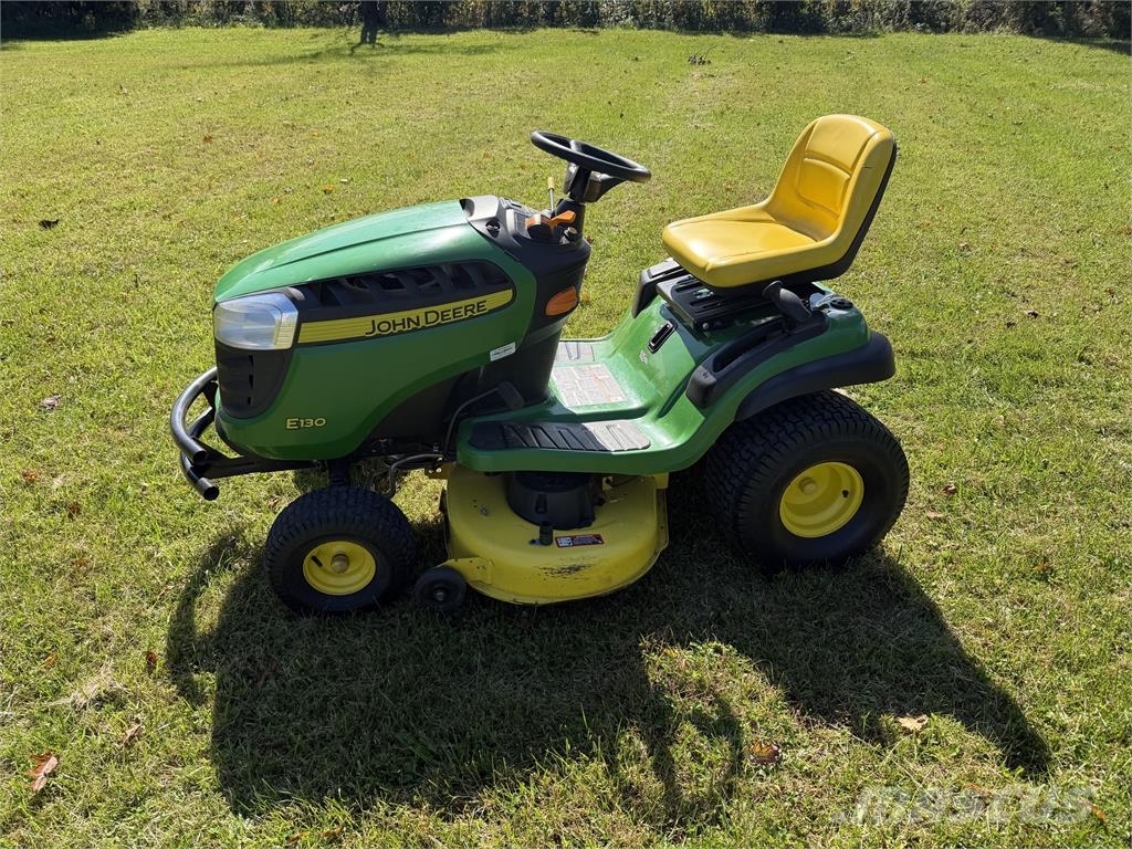John Deere E130 Åkgräsklippare