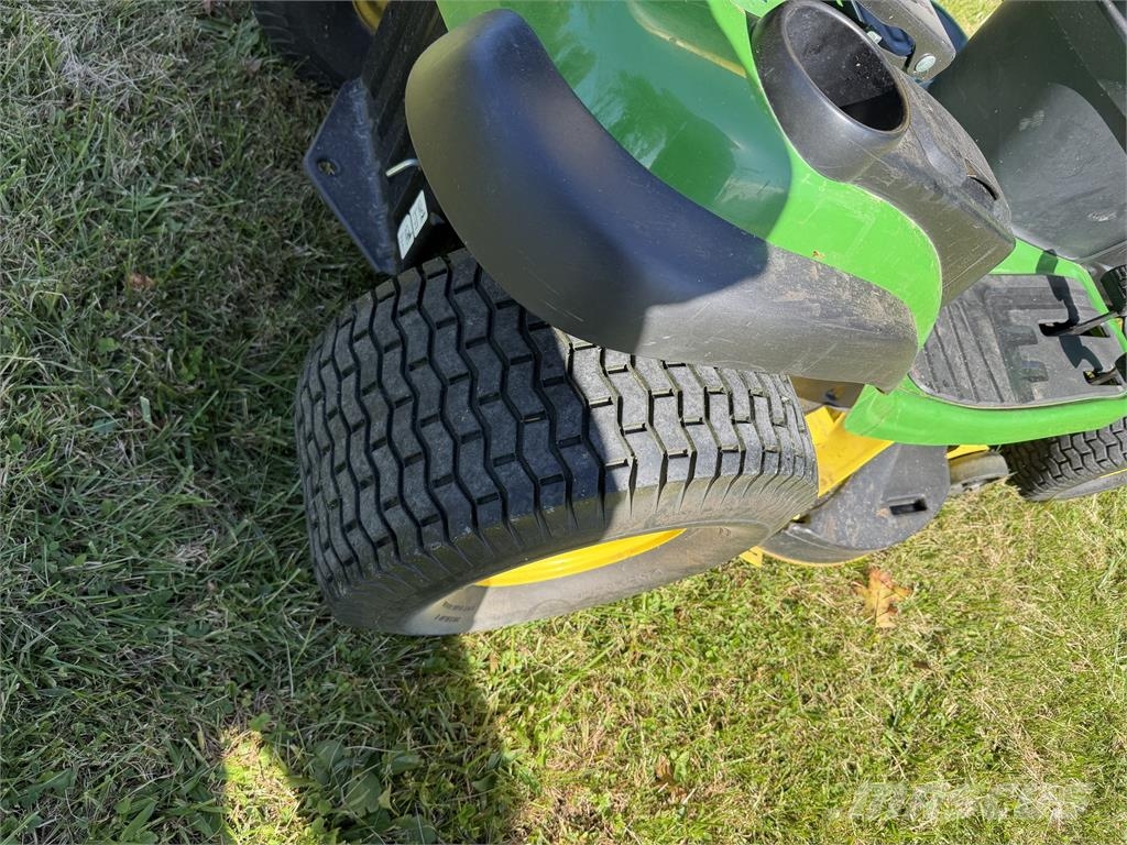 John Deere E130 Åkgräsklippare