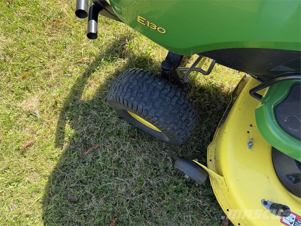 John Deere E130 Åkgräsklippare