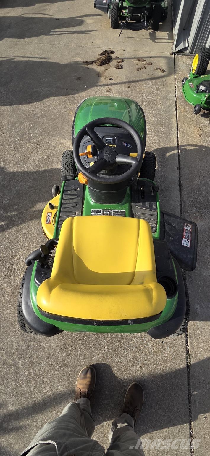 John Deere E130 Reitermäher