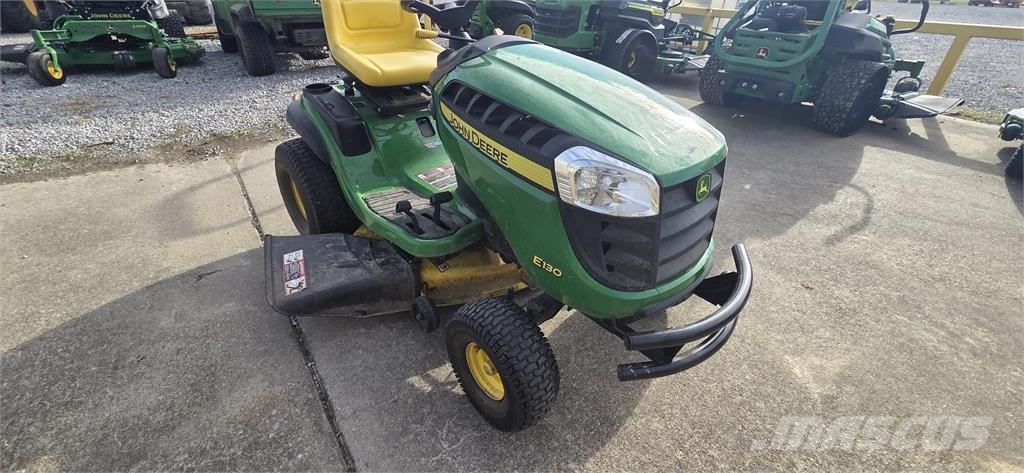 John Deere E130 Reitermäher