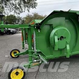 John Deere FC 15E آلات تمزيق الحزم وتقطيعها ونشرها