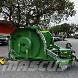 John Deere FC 15E آلات تمزيق الحزم وتقطيعها ونشرها