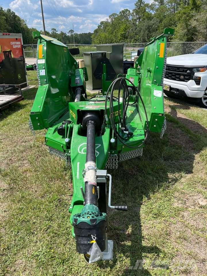 John Deere FC12E آلات تمزيق الحزم وتقطيعها ونشرها